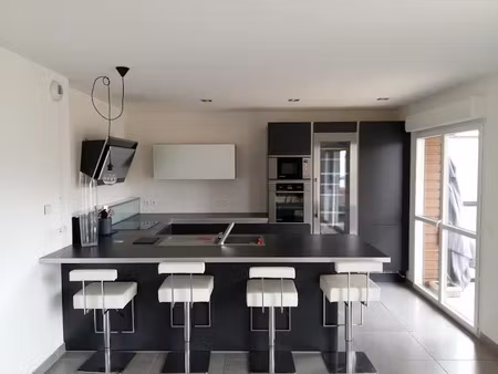 location meublée appartement 2 pièces 89 m² à prévessin-moëns (01280)  2 359 €