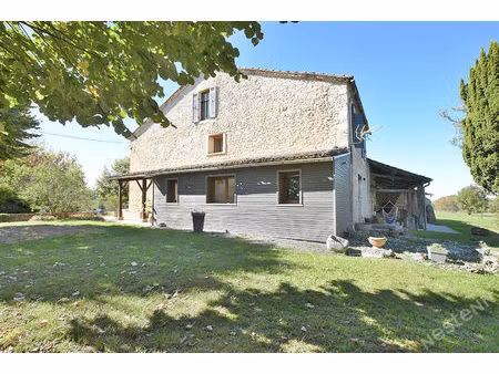 maison à vendre au sud de bergerac - ancienne ferme avec terrain spacieux !