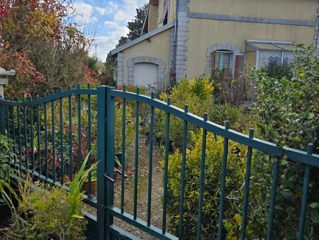 maison individuelle et hangar sur plus de 2600 m2 de terrain