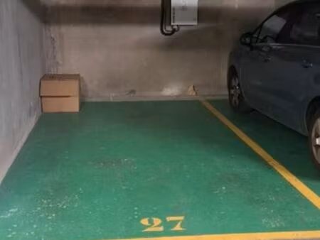 place de parking équipée véhicule électrique + cave en option