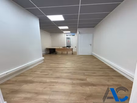 vente locaux professionnels 93 m² à carqueiranne (83320)  96 000 €