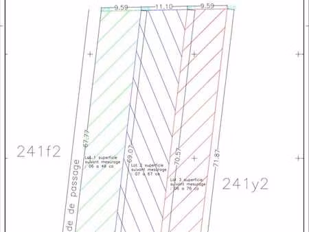 terrain permettant la construction de 3 maisons