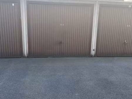 centraal gelegen garagebox te huur