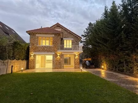 maison de luxe en location à rueil-malmaison  france