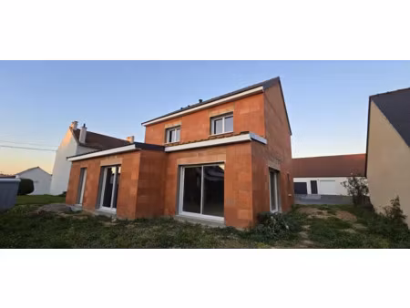 location maison 5 pièces 137 m² à le mans (72000)  1 425 €