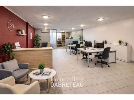 location locaux professionnels 3 pièces 93 m² à la grand-croix (42320)  801 €