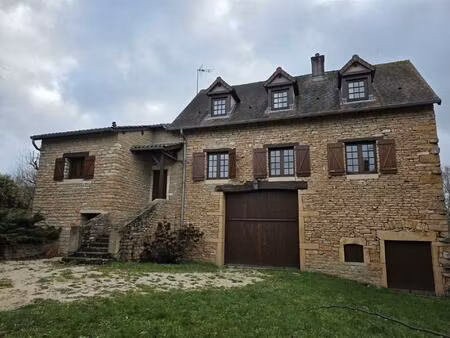 environs chapaize. très agréable maison ancienne en pierre rénovée dans les années 1987.