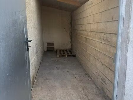 espace de stockage/box/garde meubles