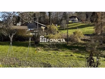 terrain constructible 1 740 m2