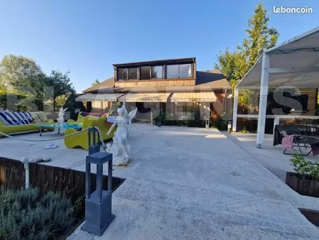 chalet 7 pièces 193 m²