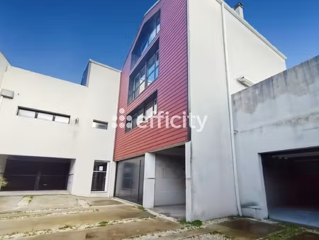 appartement 6 pièces - 214 m²