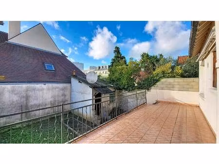 maison - 8 pièces - 137m²