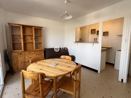 à louer – appartement t2 avec balcon  à 50m de la grande pla