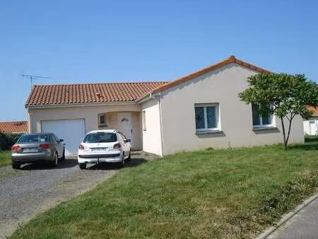 location maison à chemille (49120) : à louer / 100m² chemille
