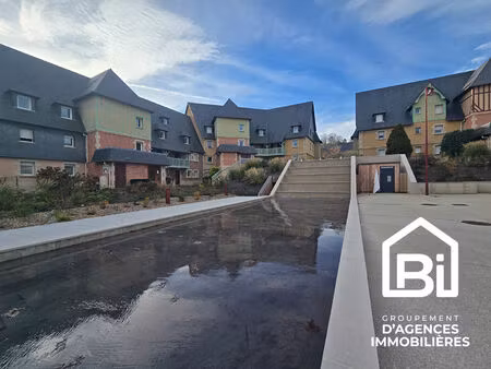 saint arnoult - appartement 2 pièces avec parking extérieur