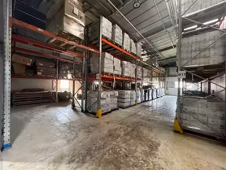 location local d'activités auneau bleury st symphorien 2 831 m²