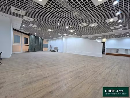 location commerce nancy 180 m²