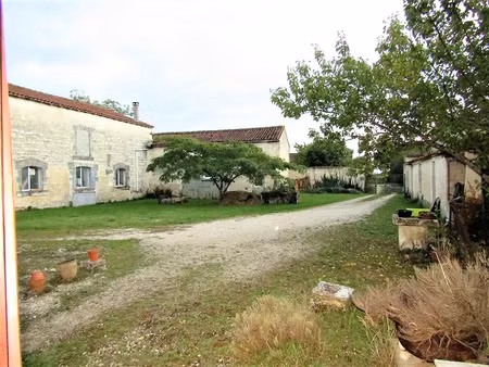 vente maison 3 pièces 108 m² à sigogne (16200)  113 900 €