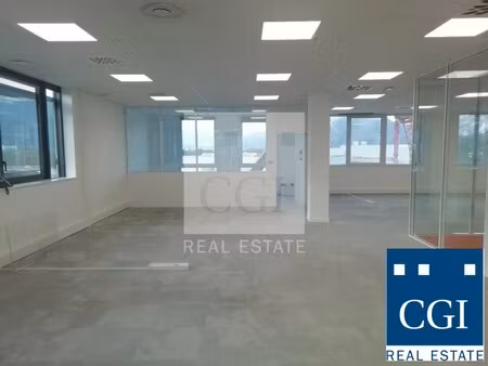 location local professionnel 602m² echirolles 38130