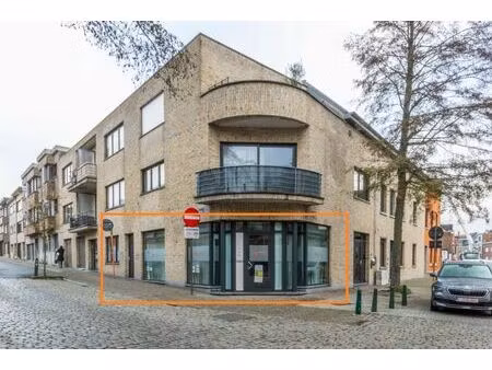 recent en lichtrijk handels-/kantoorgelijkvloers !