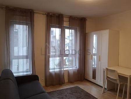 studio meublé avec accès handicapé  ascenseur et concierge