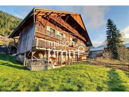 ferme mitoyenne - a vendre - au coeur de chatel dans les portes du soleil