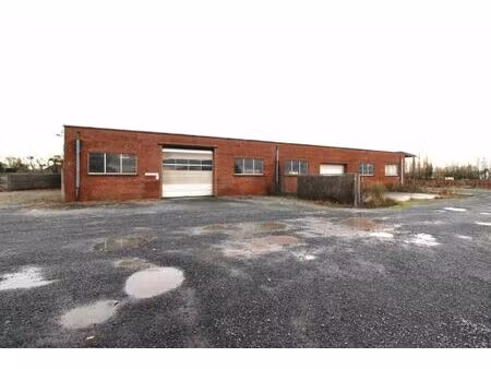 opslagplaats te huur nabij oprit autostrade te izegem