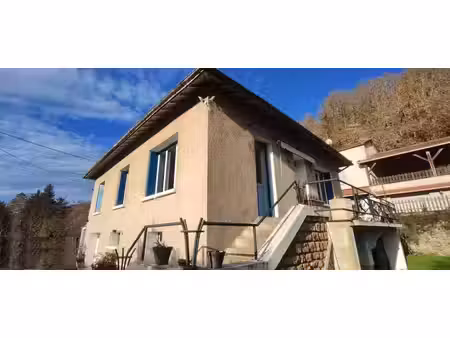 a 10 mn de lalinde jolie maison de 80 m² sh rénovée composée  d'