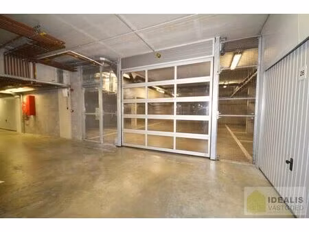 ruime en afgesloten parkeerplaats in hartje pelt als onderdeel van de ondergrondse parkeer