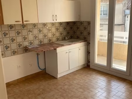 appartement 3 pièces avec cellier et balcon bien placé