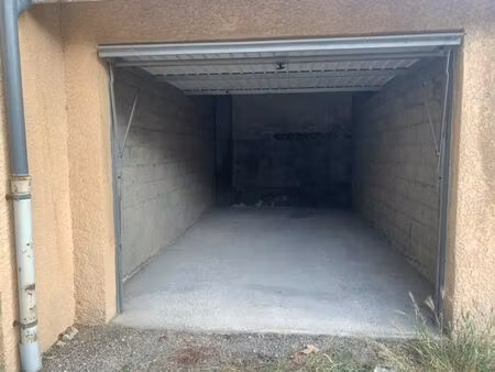 location parking 12m2 le péage-de-roussillon 38550 - 73 € - surface privée