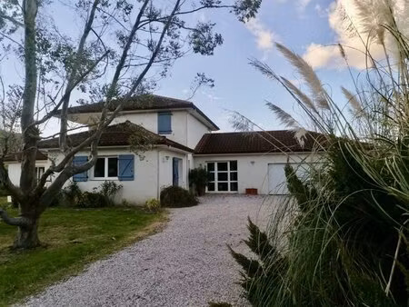 maison d'architecte 4 chambres avec piscine  double-garage