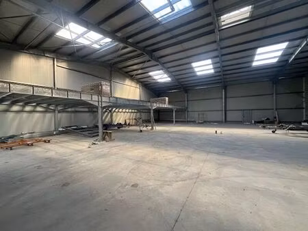 location local industriel 645 m² à saint-évarzec (29170)