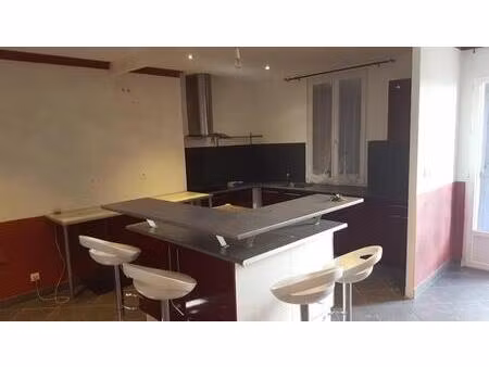 location maison 4 pièces 90 m² à saint-denis-de-pile (33910)