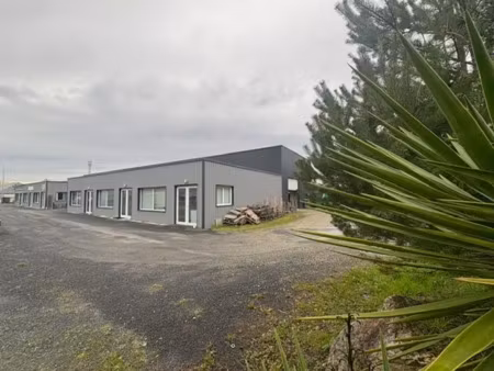 bureaux à louer - 67 m2 - fay-de-bretagne