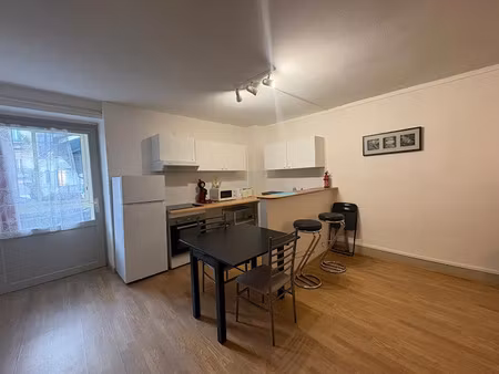 location appartement 2 pièces 47.7 m² à lons-le-saunier (39000)  500 €