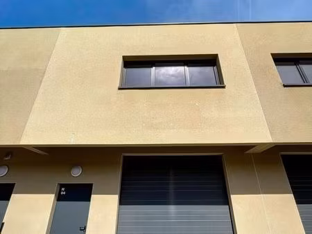 local d'activité 136 m²