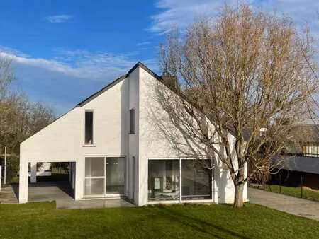 spacieuse villa avec piscine à la périphérie de louvain
