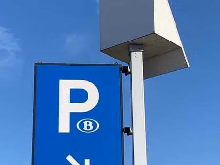 parking souterrain avec accès privatif à louvain-la-neuve