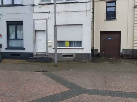 belle maison très bien située  2 chambres et jardin