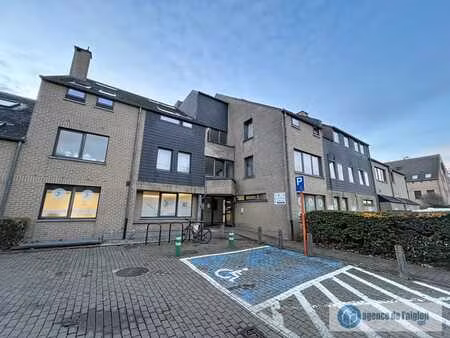 bel appartement meublé situé dans quartier calme.