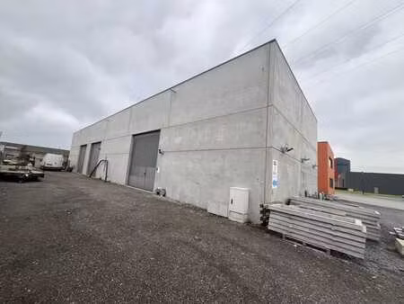 dépôt industriel à louer