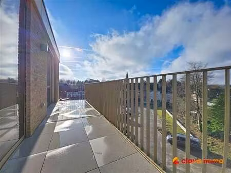 appartement avec belle terrasse et parking