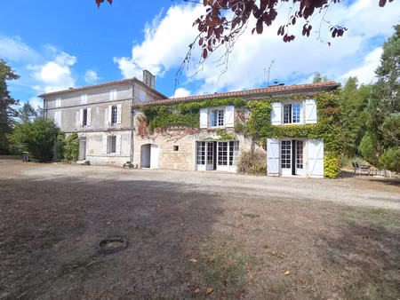 vente appartement 9 pièces 195 m² à sireuil (16440)  299 250 €