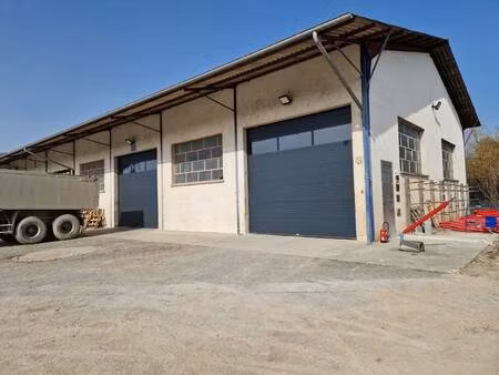 local d'activités à louer