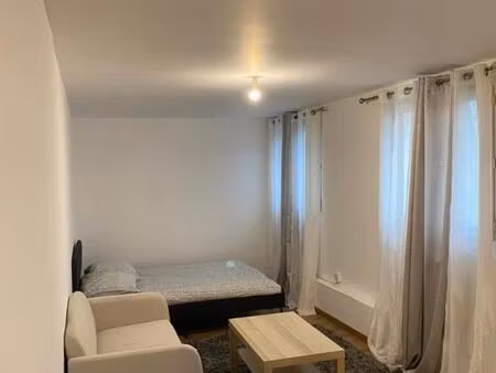 location appartement 1 pièce 36 m² à fontenay-le-fleury (78330)
