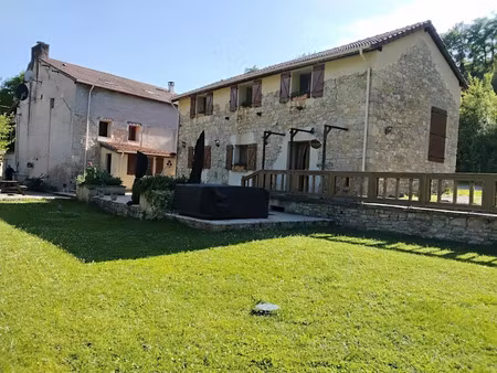 vente appartement 4 pièces 140 m² à salles-courbatiès (12260)  330 000 €