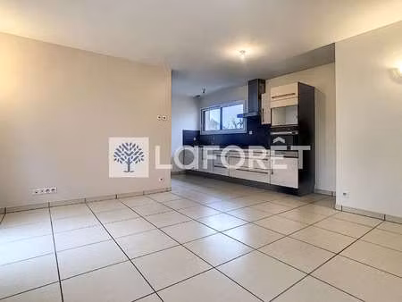 location appartement 3 pièces à bressuire (79300) : à louer 3 pièces / 53m² bressuire