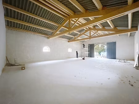 salon  hangar pour stockage