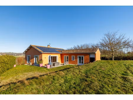 propriété récente (2003) d'environ 180 m2 - sur parcelle de